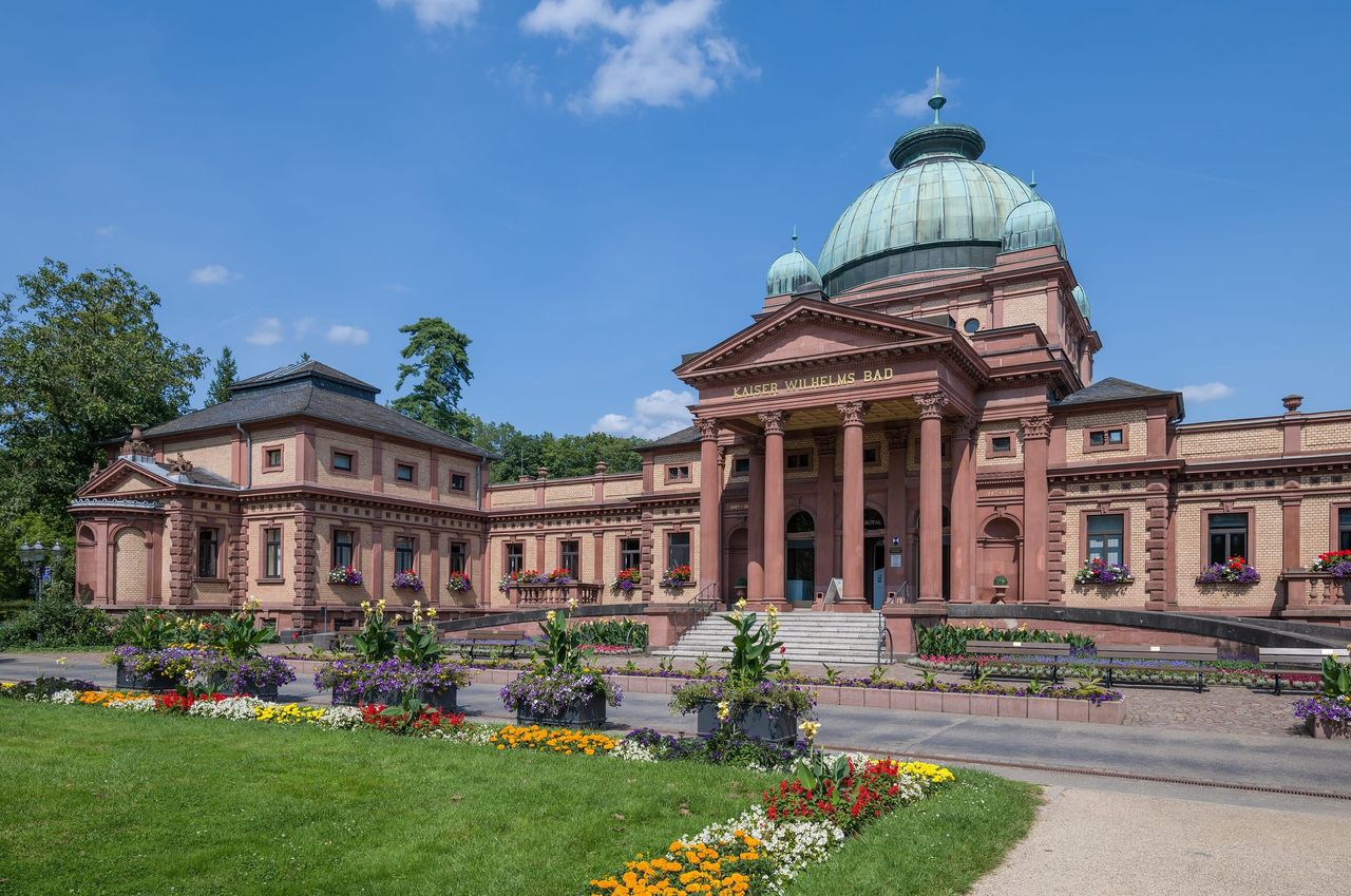 Bad Homburg vor der Höhe: Kaiser-Wilhelms-Bad im Kurpark