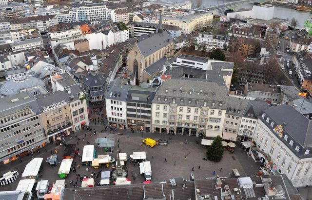 Bonn: Marktplatz mit Wochenmarkt