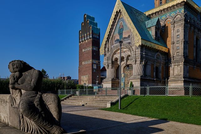 Darmstadt: Mathildenhöhe mit Hochzeitsturm und Russischer Kapelle