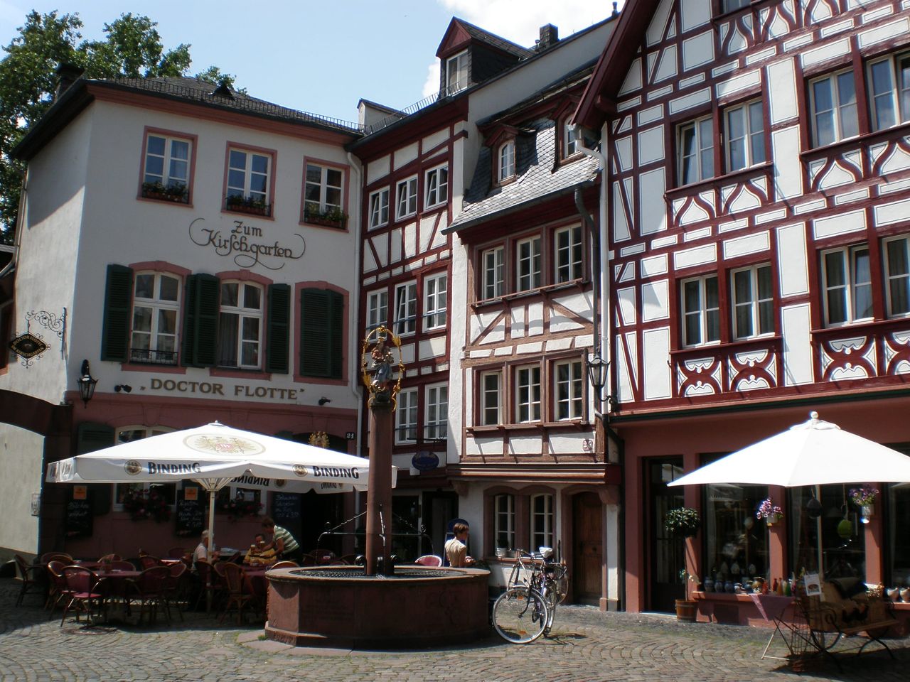 Mainz: Fachwerkhäuser am Kirschgarten in der Altstadt